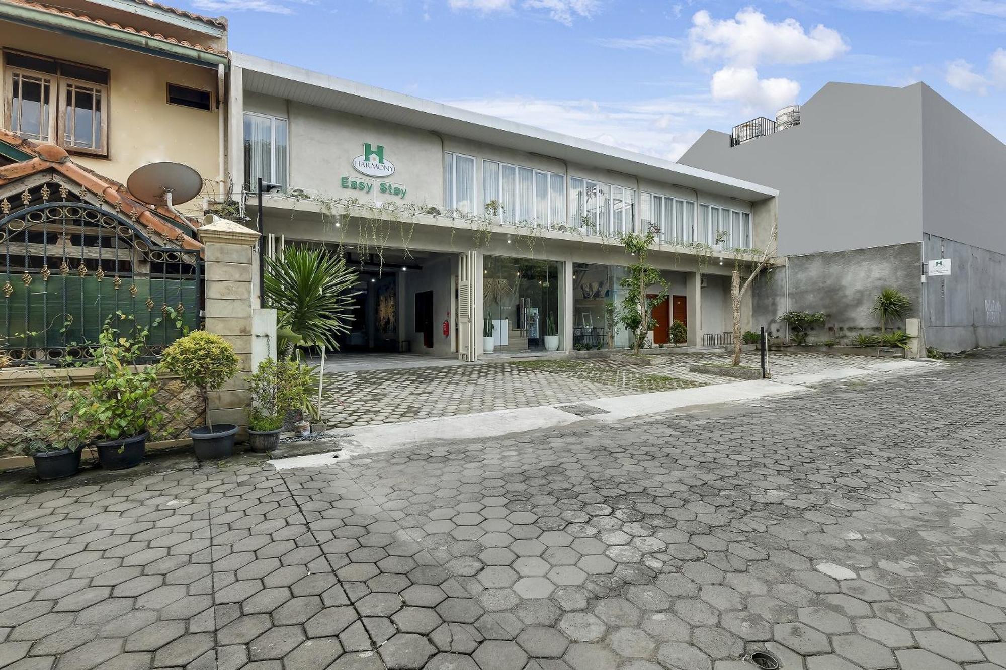 Super Oyo Capital O 90983 Harmony Easy Stay Maguwo Exterior foto