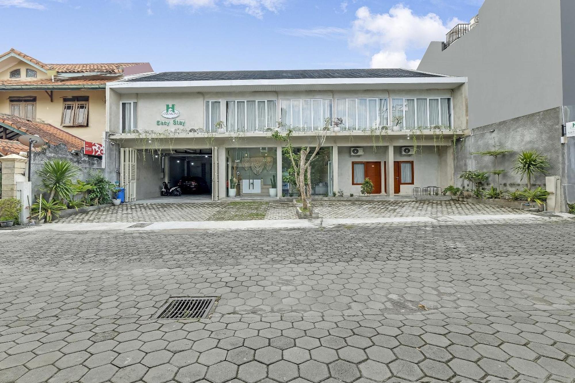 Super Oyo Capital O 90983 Harmony Easy Stay Maguwo Exterior foto